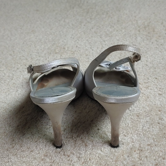 Silver heels - Picture 4 of 4